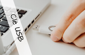 Clés USB publicitaires personnalisées pas chères 