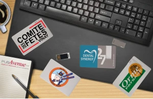 Clé USB personnalisée carte connectique amovible