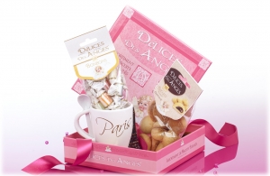 Coffret cadeau confiseries et mug Paris