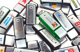 Clé USB personnalisée classic Pvc et alu brossé