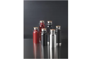 Bouteille personnalisée en acier inoxydable et couvercle bambou Thor 550 ml