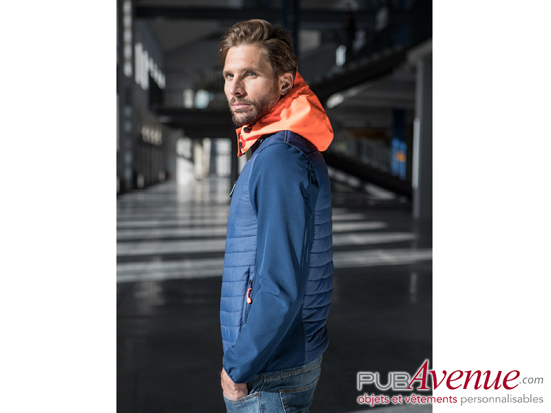 Softshell homme publicitaire capuche colorée Softshell homme publicitaire capuche colorée