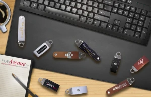 Clé USB personnalisée voyage en cuir
