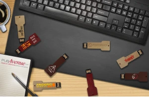 Clé USB personnalisée bois en forme de clef de maison